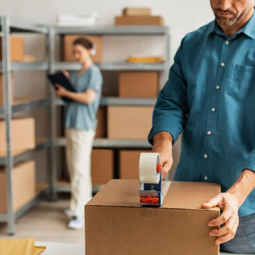 delivery-employees-working-together-scaled-1.webp